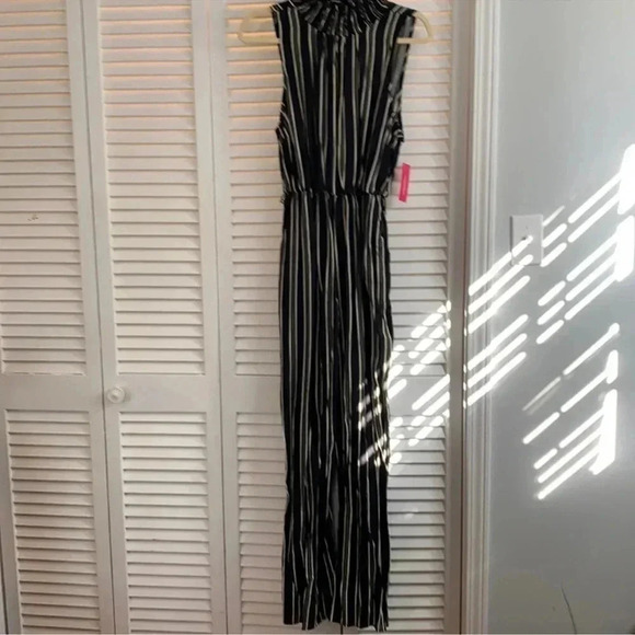 Target Xhilaration Black & White Striped Turtleneck Sleeveless Romper-Size M - Picture 2 of 6